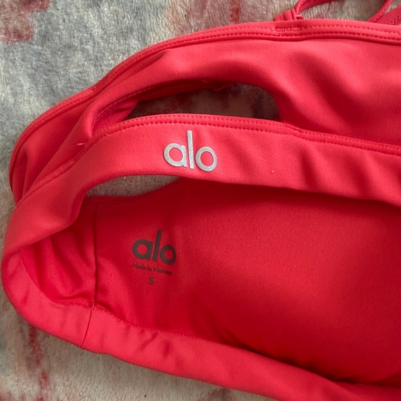 ALO Set - Candy Red - Picture 6 of 12